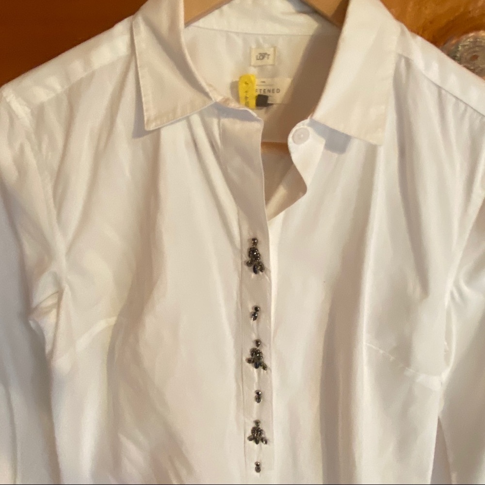 Beautiful button up blouse - Picture 2 of 4